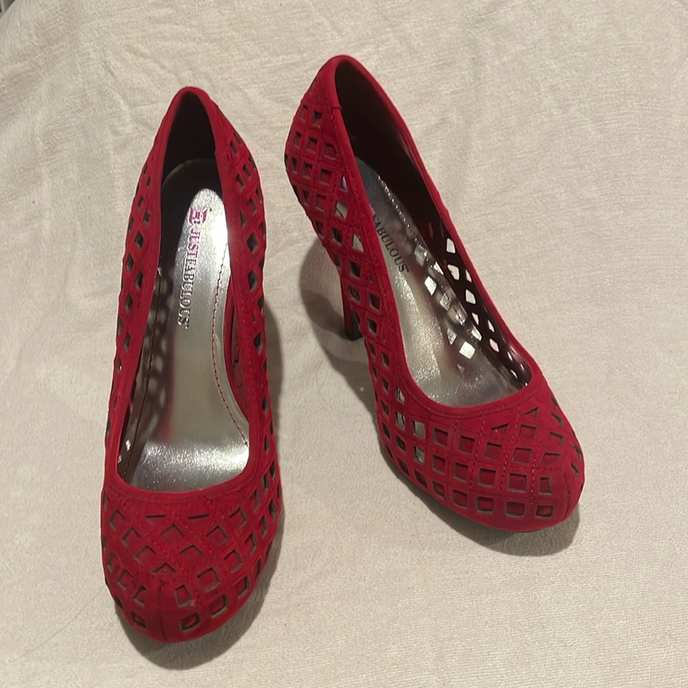 Never used; size 8.5
